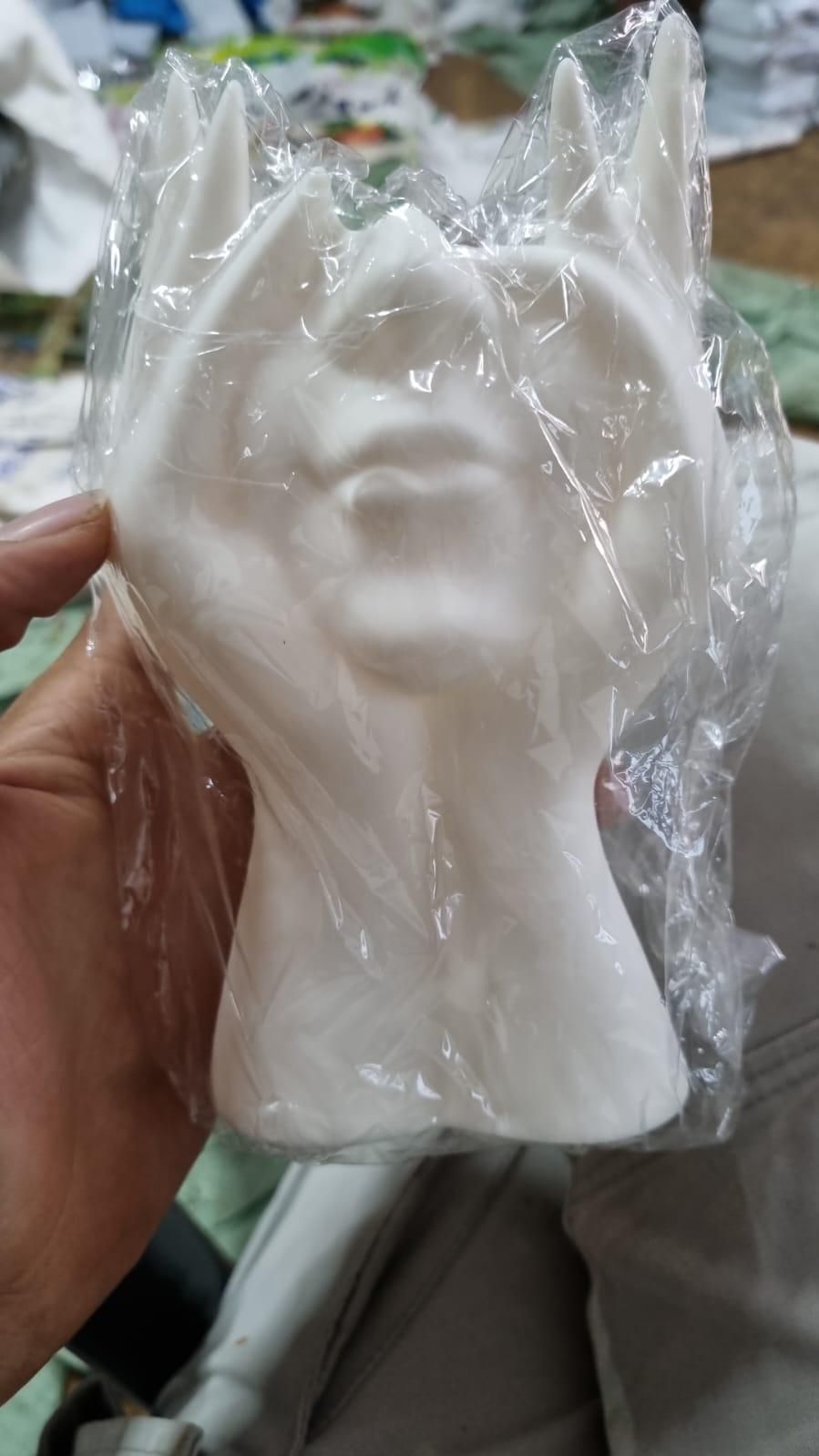 Aesthetic Face Vase – Elegant Ceramic Décor Accent