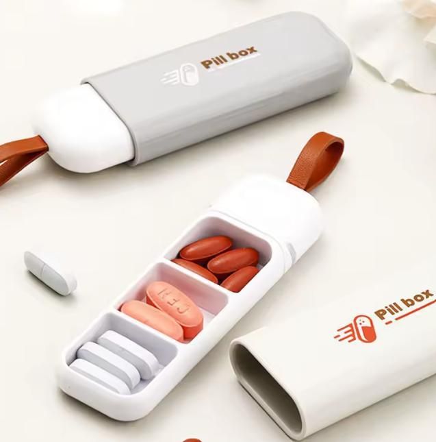 Three-Compartment Small Pill Organizer Box es7me6-ax